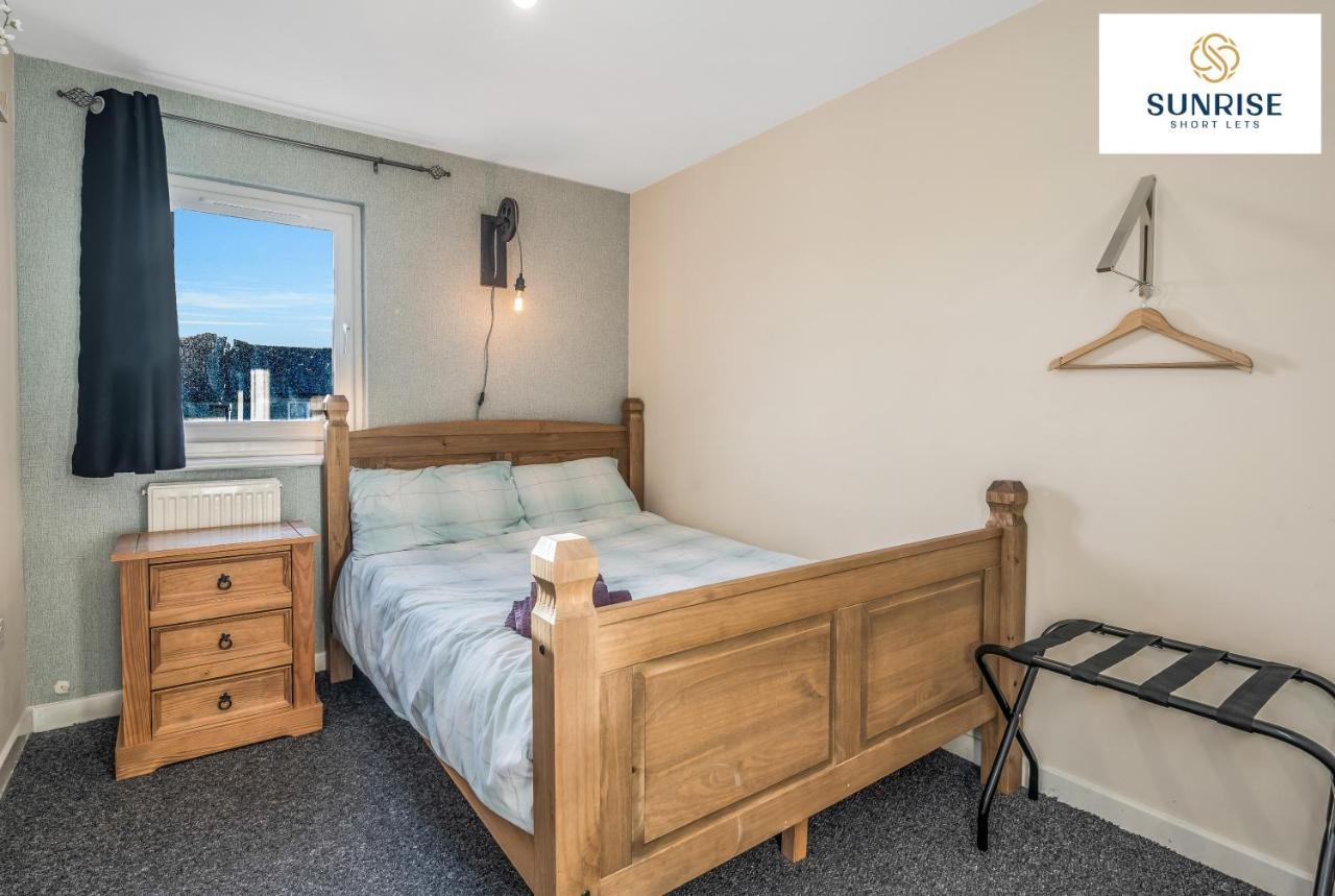 The Law, Has 4 Rooms With Tvs, 2 Bathrooms, Central, Free Parking, Fully Equipped, Contractor And Trades Favourite, 5 Mins To Centre - Long Stays, Invoice And Reduced Price Are Only Via Sunrise Short Lets Данді Екстер'єр фото