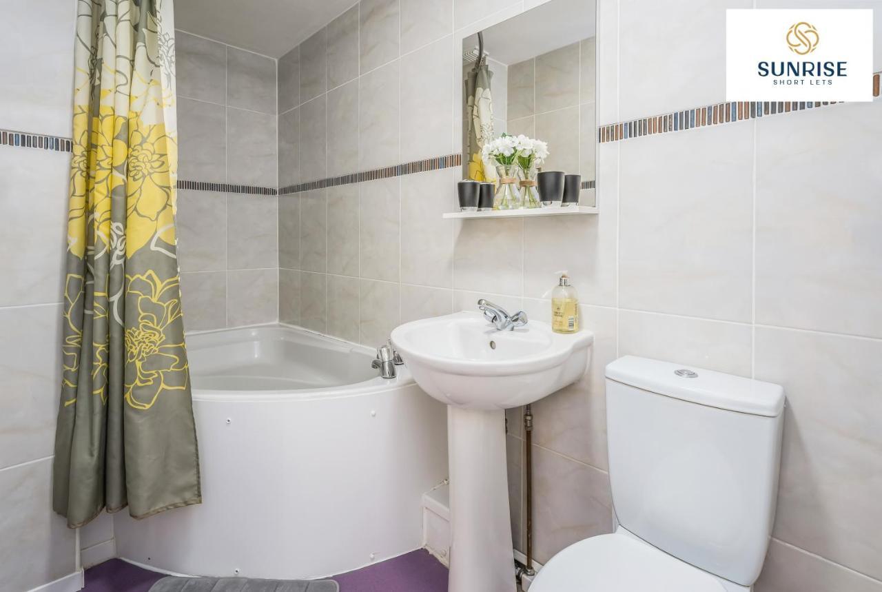 The Law, Has 4 Rooms With Tvs, 2 Bathrooms, Central, Free Parking, Fully Equipped, Contractor And Trades Favourite, 5 Mins To Centre - Long Stays, Invoice And Reduced Price Are Only Via Sunrise Short Lets Данді Екстер'єр фото