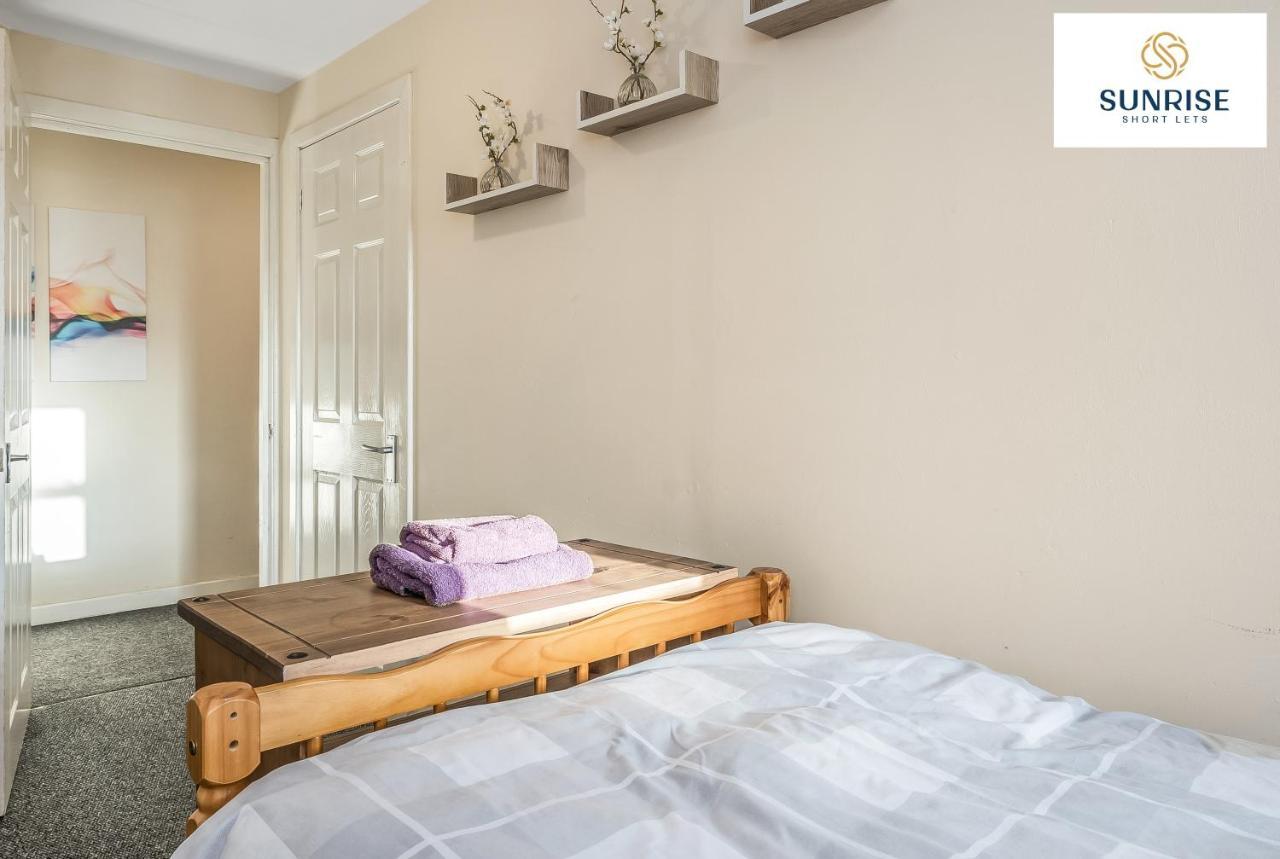 The Law, Has 4 Rooms With Tvs, 2 Bathrooms, Central, Free Parking, Fully Equipped, Contractor And Trades Favourite, 5 Mins To Centre - Long Stays, Invoice And Reduced Price Are Only Via Sunrise Short Lets Данді Екстер'єр фото