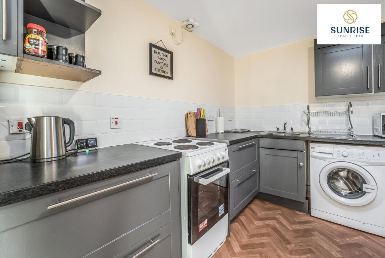 The Law, Has 4 Rooms With Tvs, 2 Bathrooms, Central, Free Parking, Fully Equipped, Contractor And Trades Favourite, 5 Mins To Centre - Long Stays, Invoice And Reduced Price Are Only Via Sunrise Short Lets Данді Екстер'єр фото
