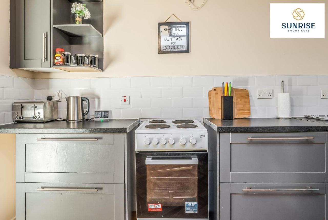 The Law, Has 4 Rooms With Tvs, 2 Bathrooms, Central, Free Parking, Fully Equipped, Contractor And Trades Favourite, 5 Mins To Centre - Long Stays, Invoice And Reduced Price Are Only Via Sunrise Short Lets Данді Екстер'єр фото