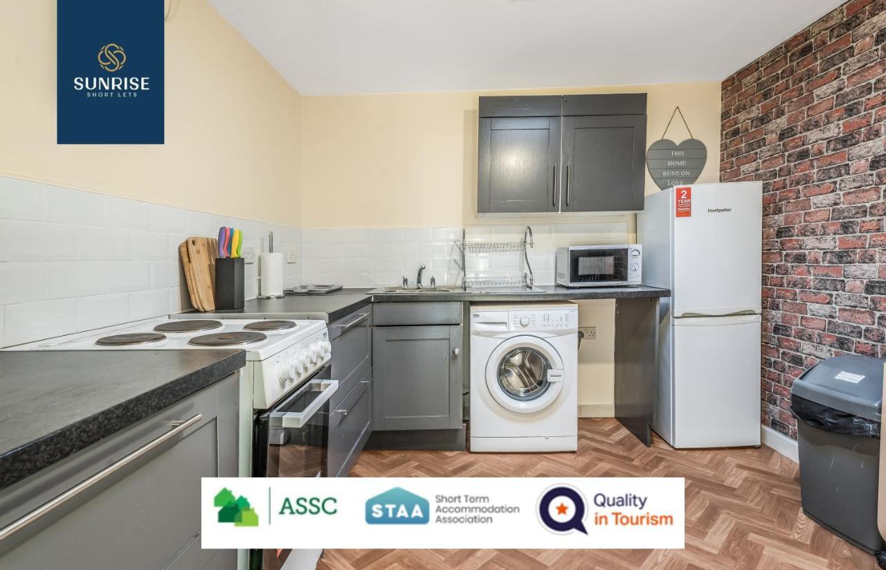 The Law, Has 4 Rooms With Tvs, 2 Bathrooms, Central, Free Parking, Fully Equipped, Contractor And Trades Favourite, 5 Mins To Centre - Long Stays, Invoice And Reduced Price Are Only Via Sunrise Short Lets Данді Екстер'єр фото