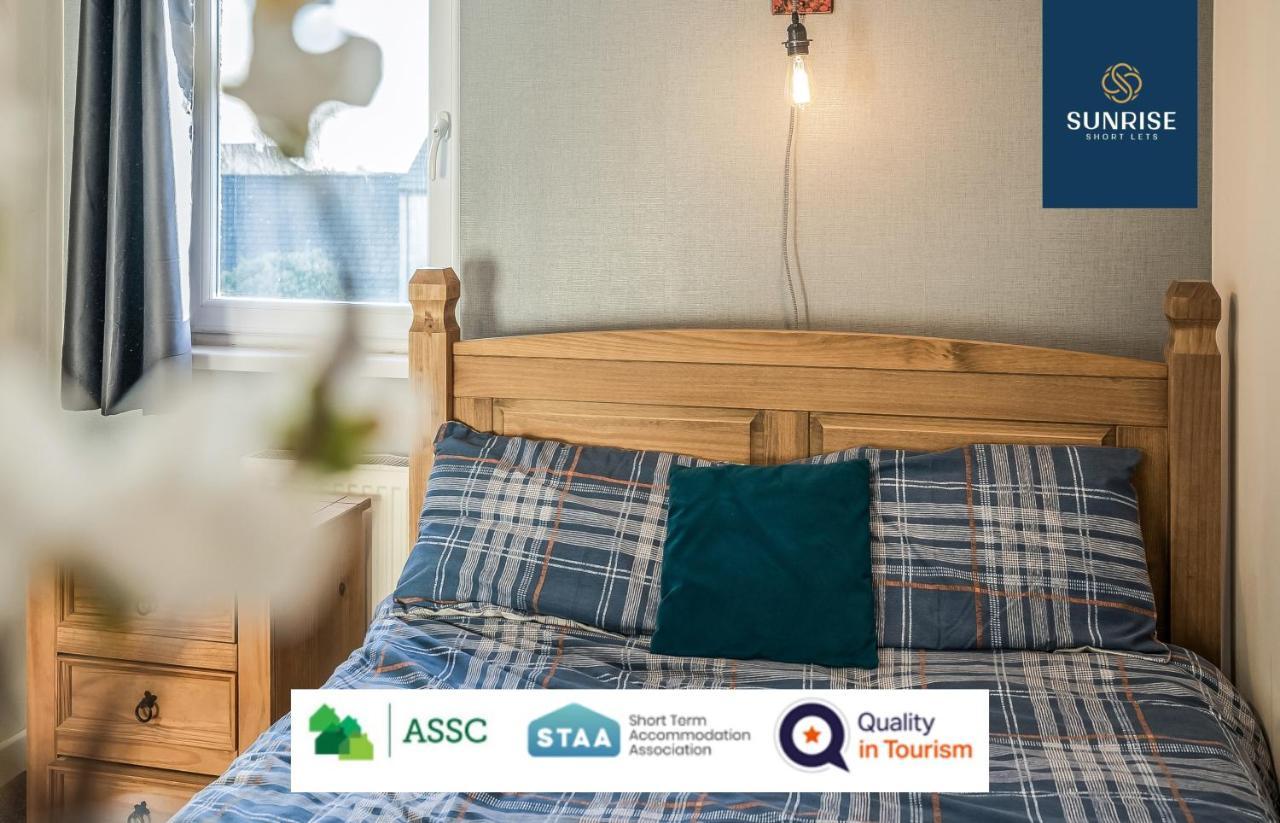 The Law, Has 4 Rooms With Tvs, 2 Bathrooms, Central, Free Parking, Fully Equipped, Contractor And Trades Favourite, 5 Mins To Centre - Long Stays, Invoice And Reduced Price Are Only Via Sunrise Short Lets Данді Екстер'єр фото
